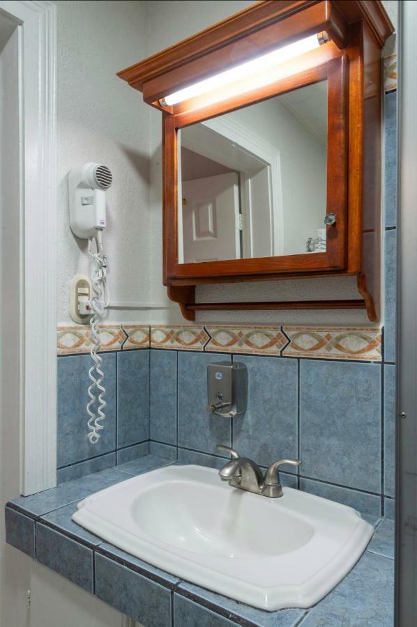 Prado Inn & Suites San Jose  Eksteriør bilde