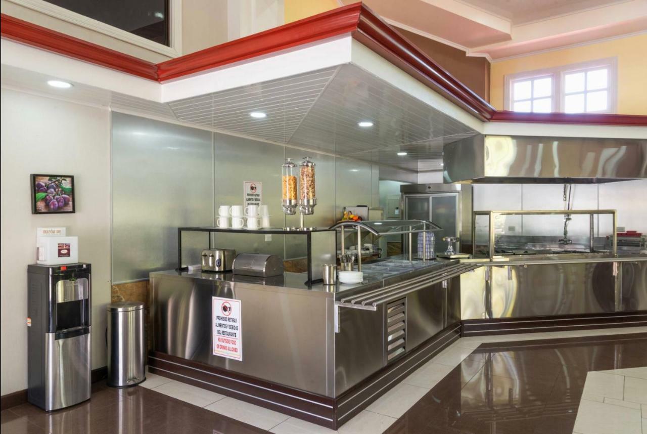 Prado Inn & Suites San Jose  Eksteriør bilde